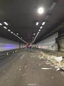 福建一隧道4辆车发生事故